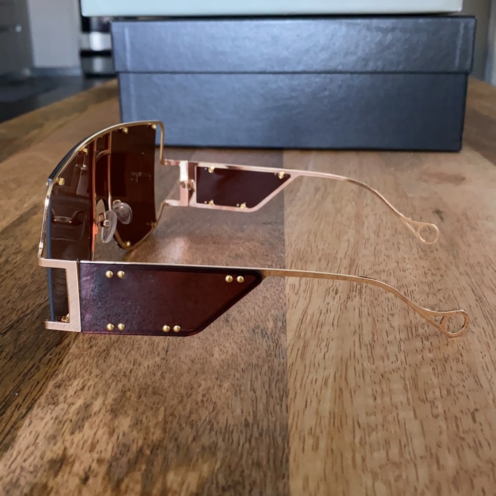 Shield Sunglasses - Picture 2 of 5